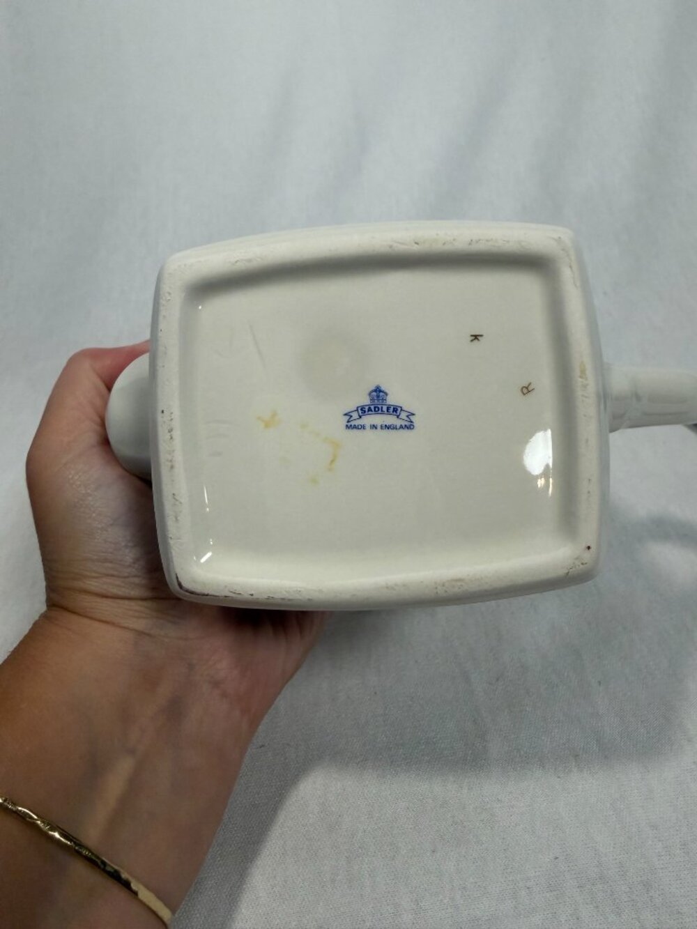 Sadler Teapot The Castle Inn Vintage 2 Cup Tudor Cottage Ceramic Made England - Picture 9 of 9